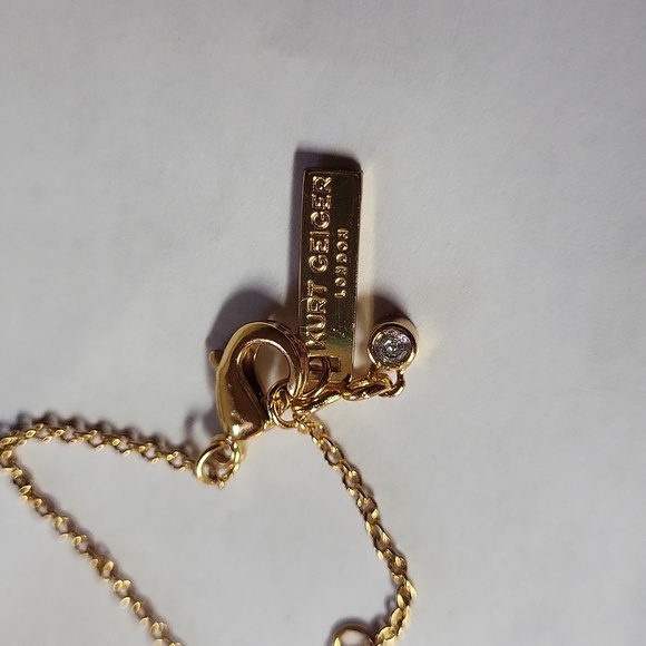 Kurt Geiger Emerald Cut Green Crystal Pendant Necklace - Picture 9 of 11